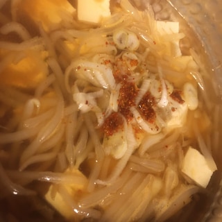 韓国風、豆腐ともやしの味噌汁